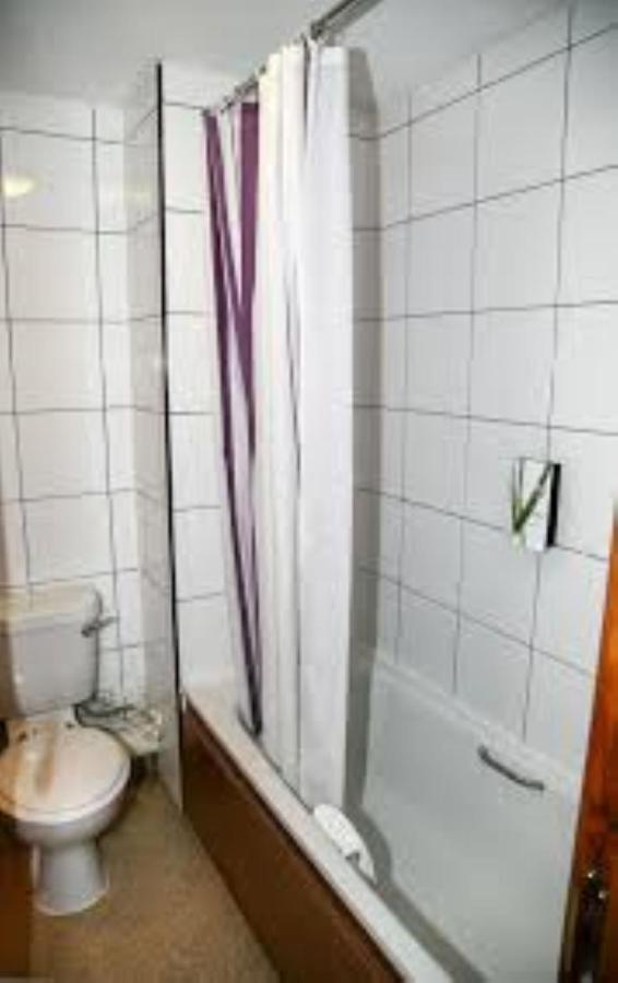 Bluemont Hotel Бромсгроув Екстериор снимка